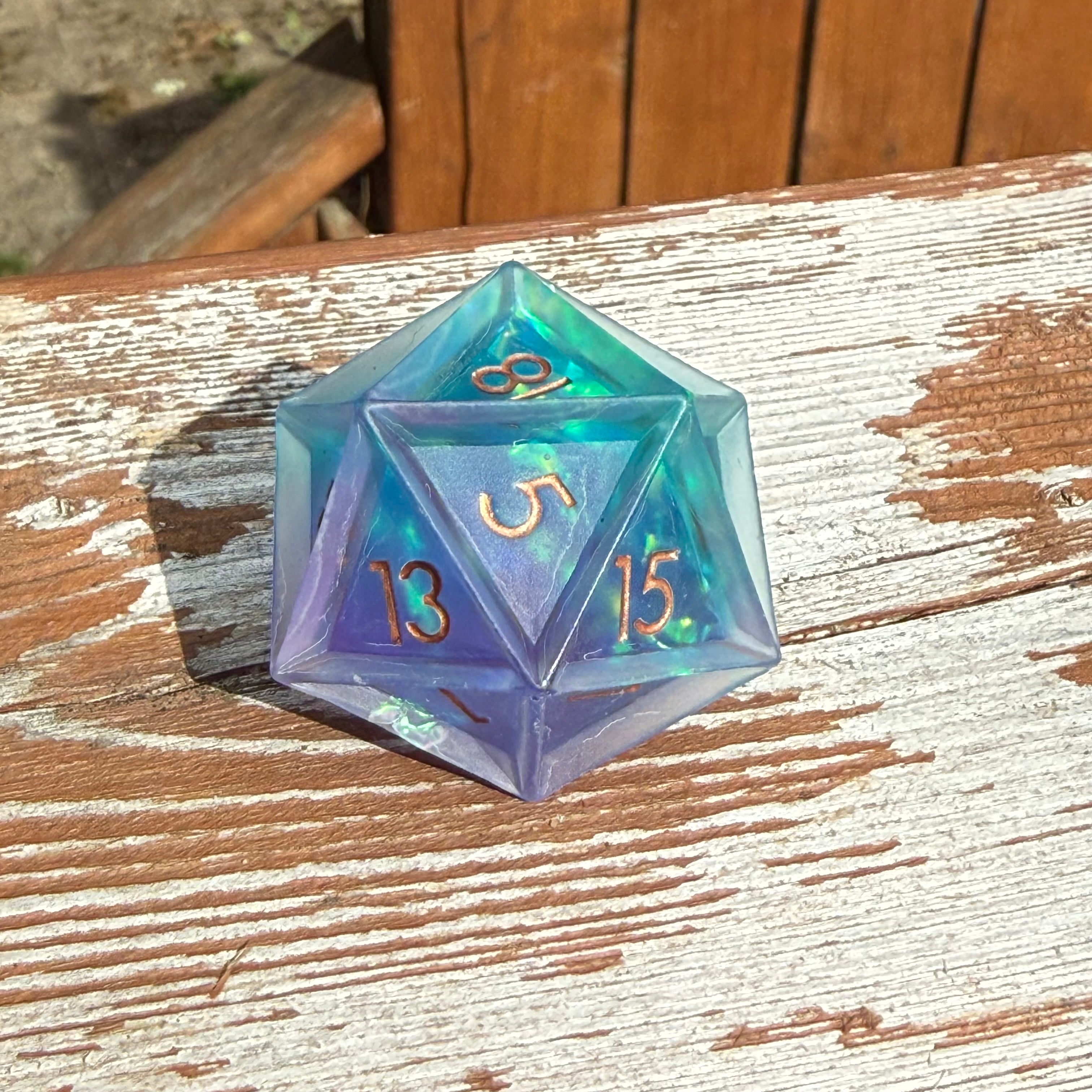 Celestial Veil Colossus – Jumbo D20 (33mm)