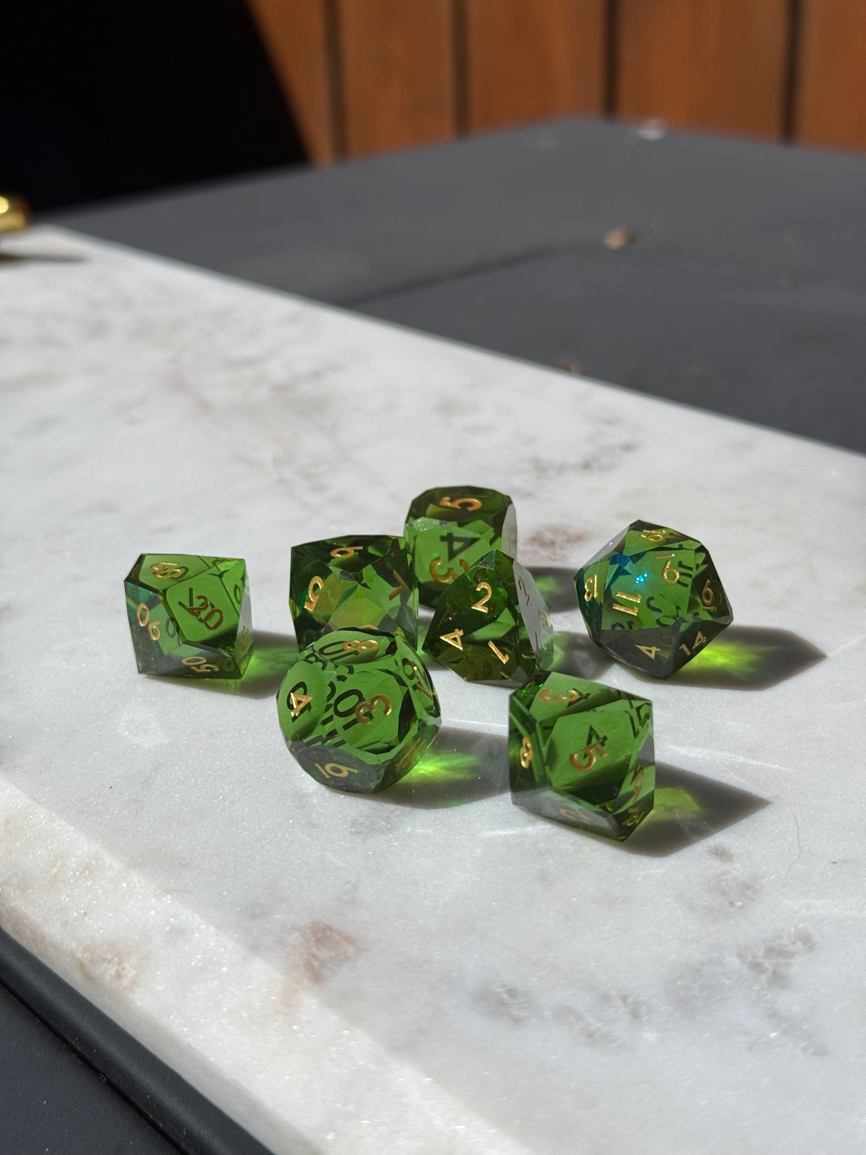 Emerald Shards – Diamond-Edge Resin Dice Set