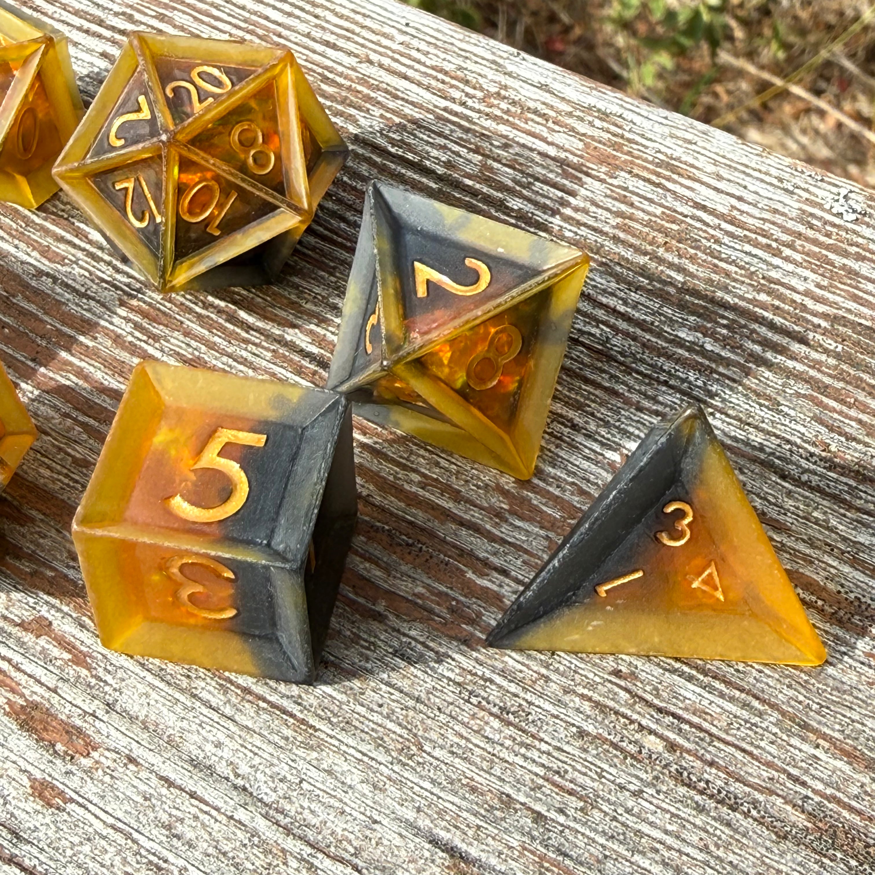 Ember Veil – Aurora Forge Sharp-Edge Dice