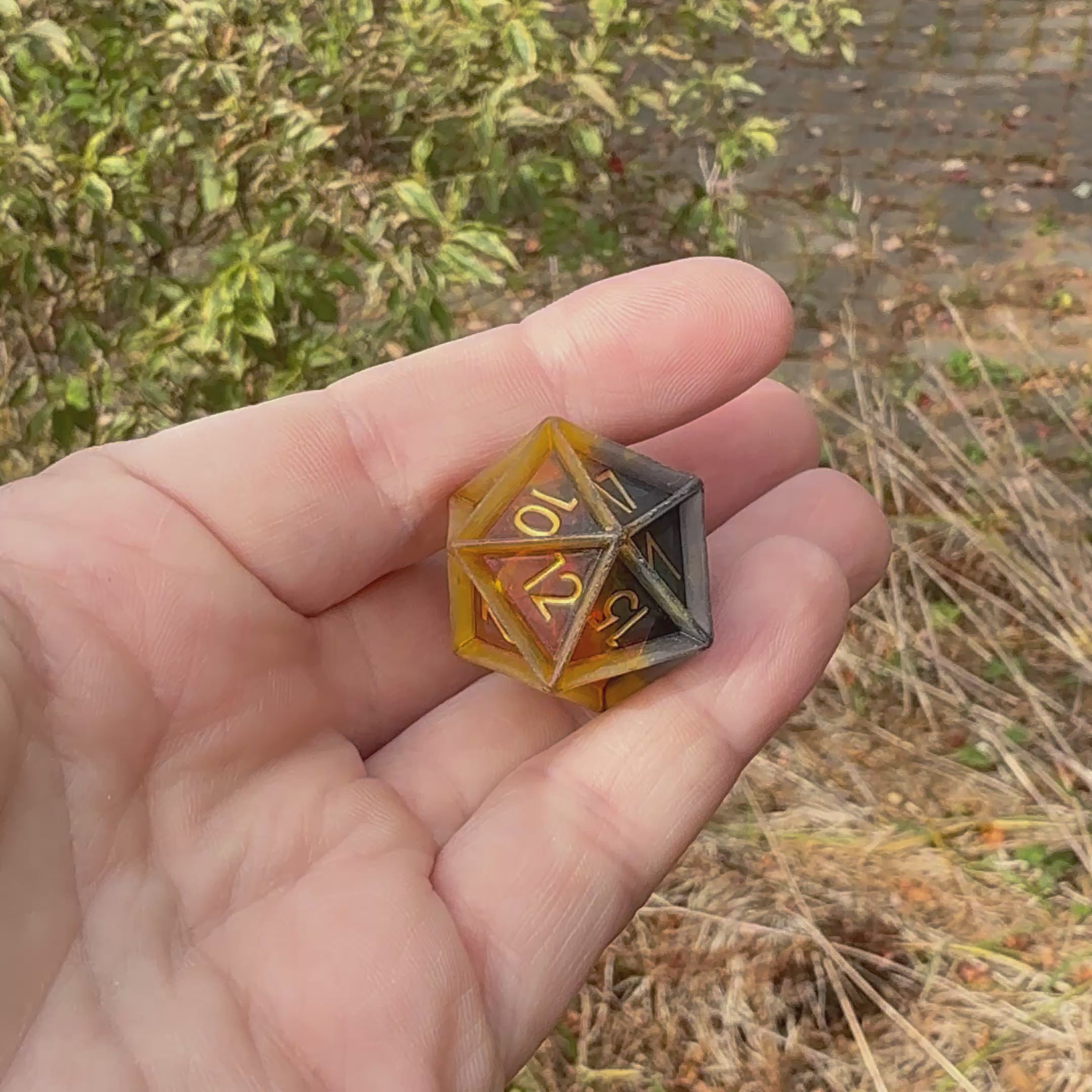 Ember Veil – Aurora Forge Sharp-Edge Dice