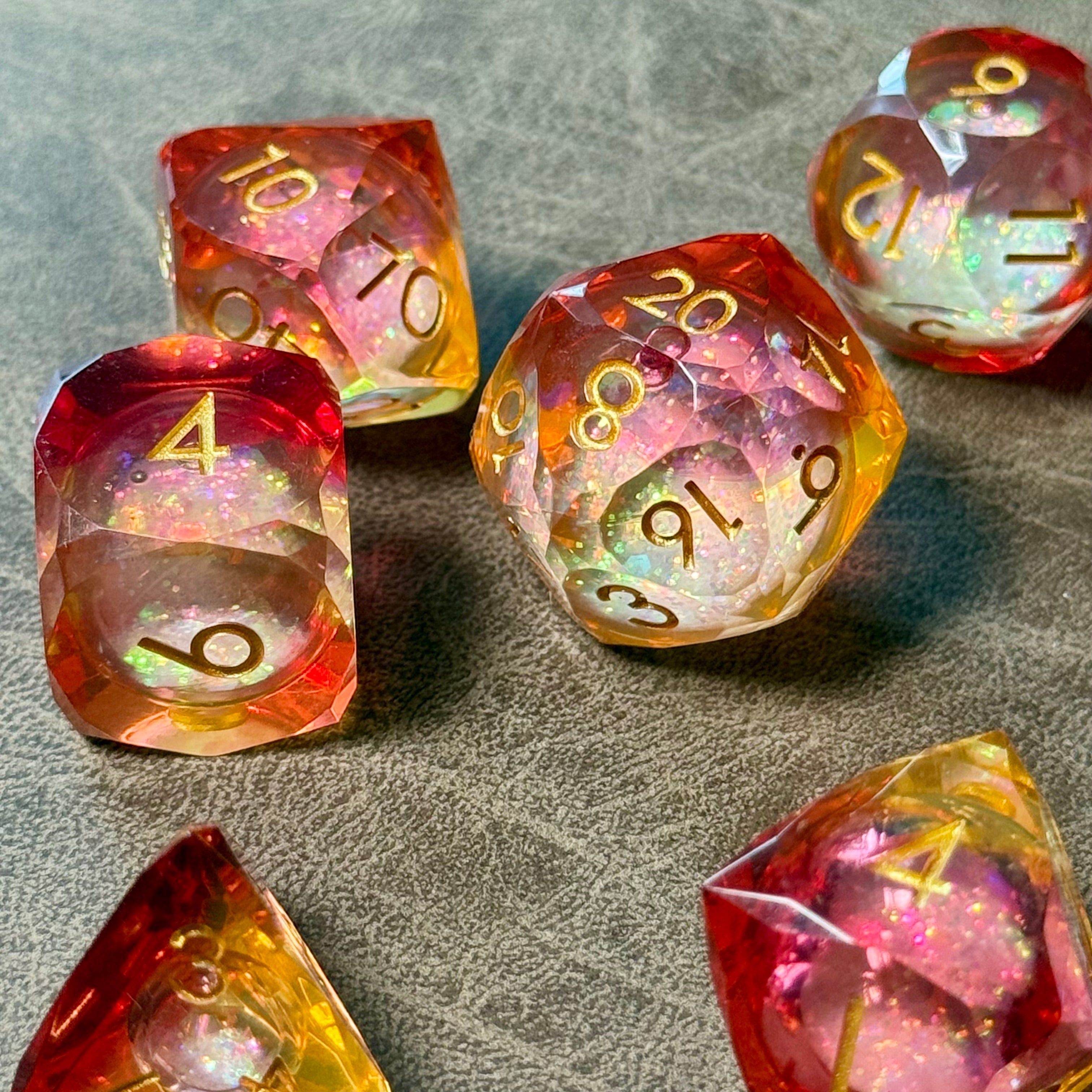 Gilded Sunset – Diamond-Edge Liquid Core Dice Set