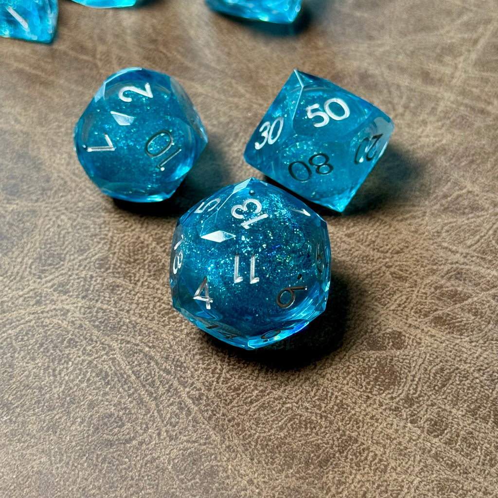 Glacier Tide – Diamond-Edge Liquid Core Dice Set