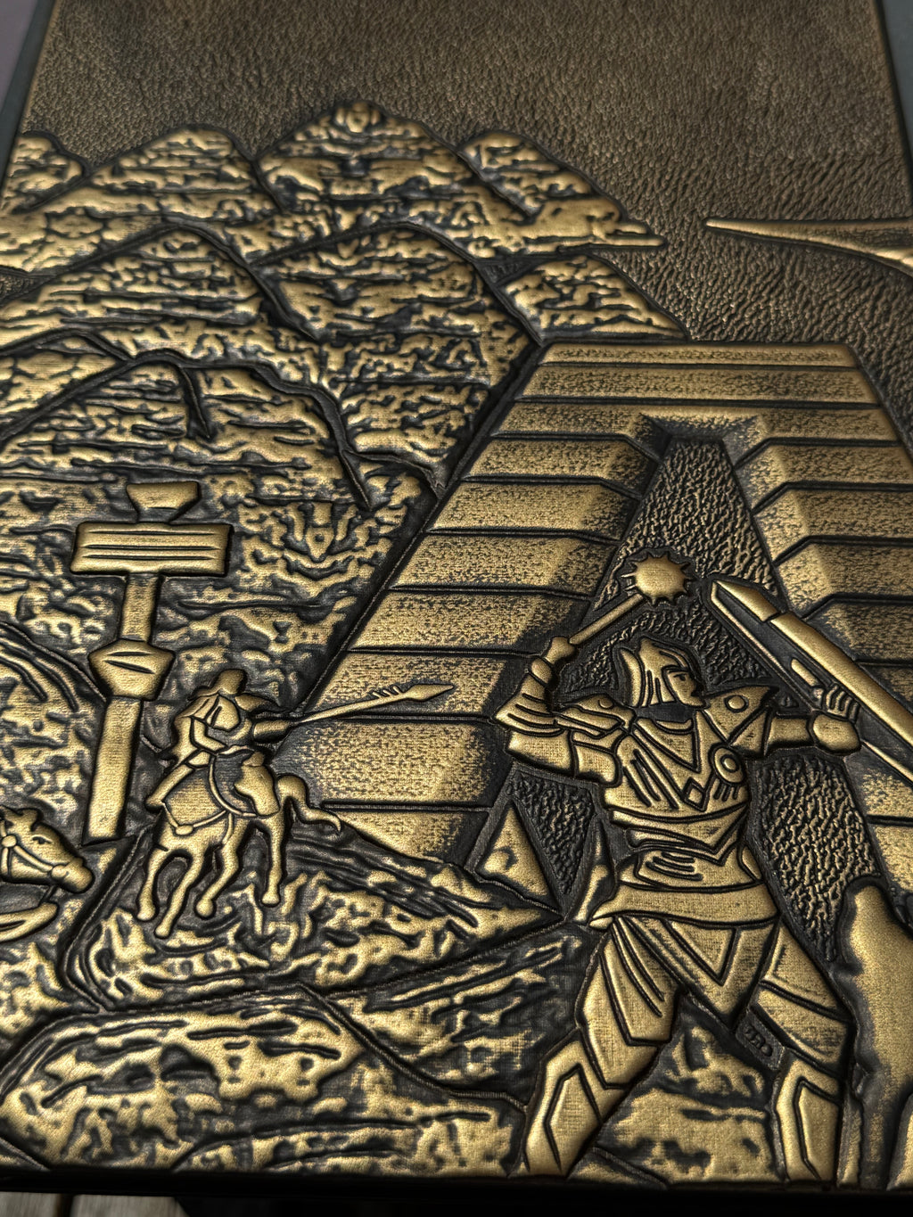 IceForge Dice Canada - Dragon's Hoard Embossed DM Screen