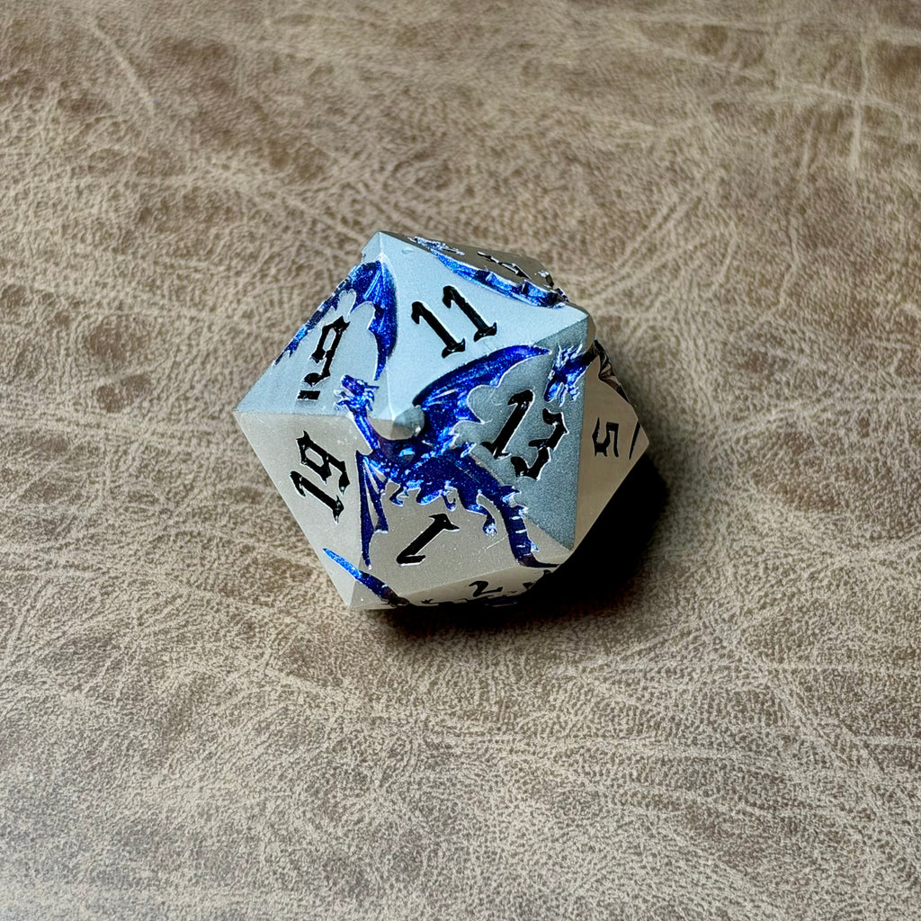 Shadowwyrm Sigil – Colossus D20 (33mm)