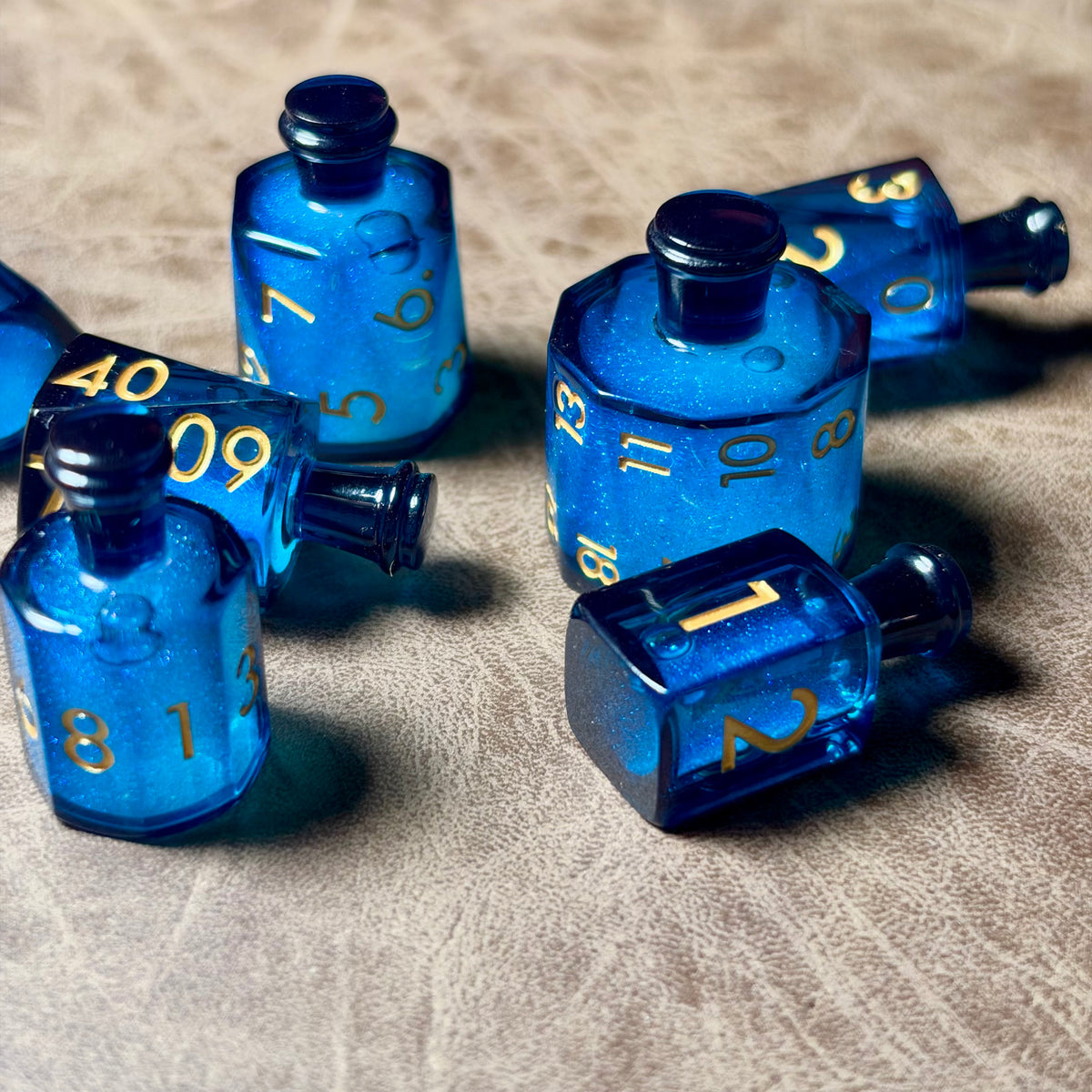 Potion de Verre des Abysses – Set de Dés à Cœur Liquide