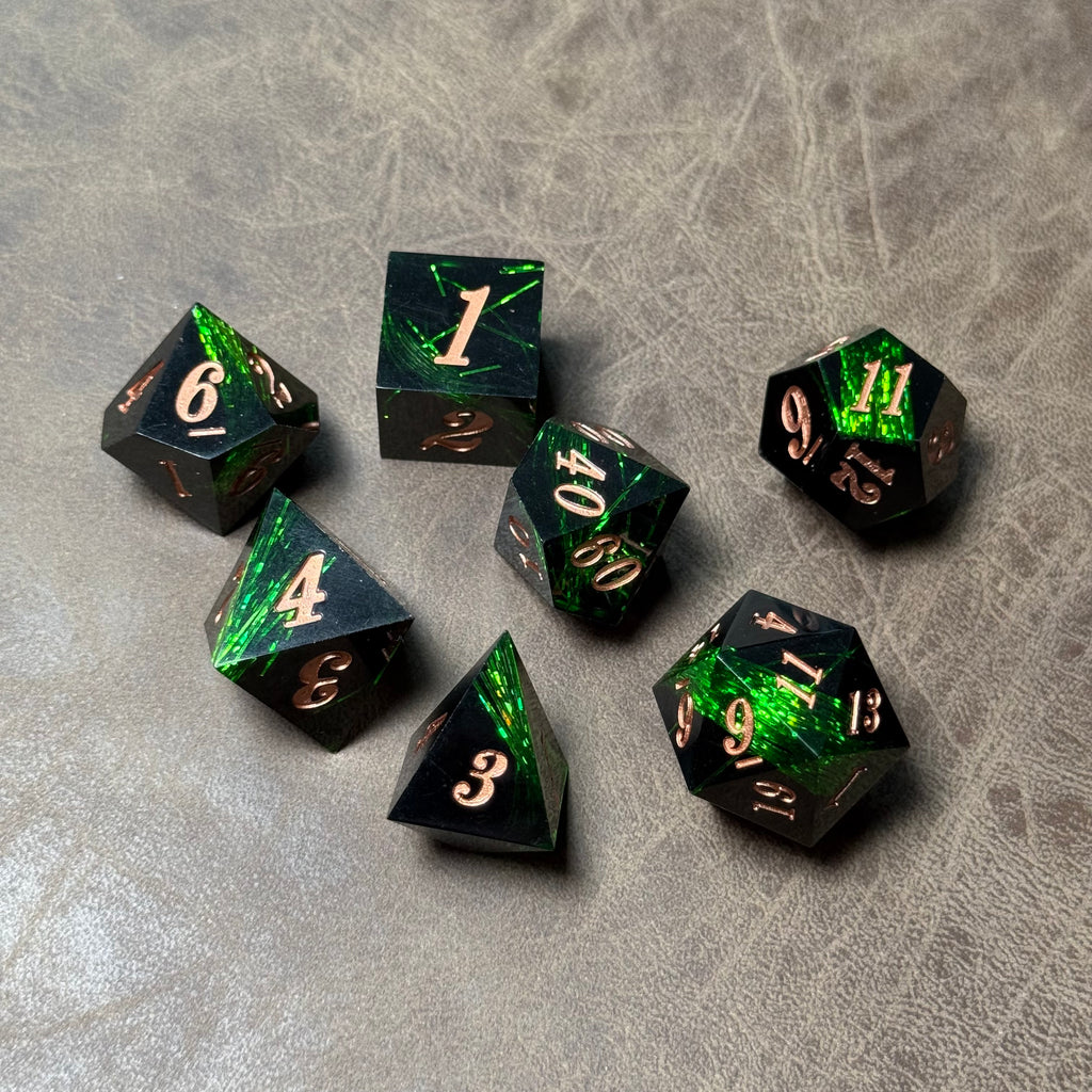 Verdant Thorn – Sharp Edge Resin Dice Set