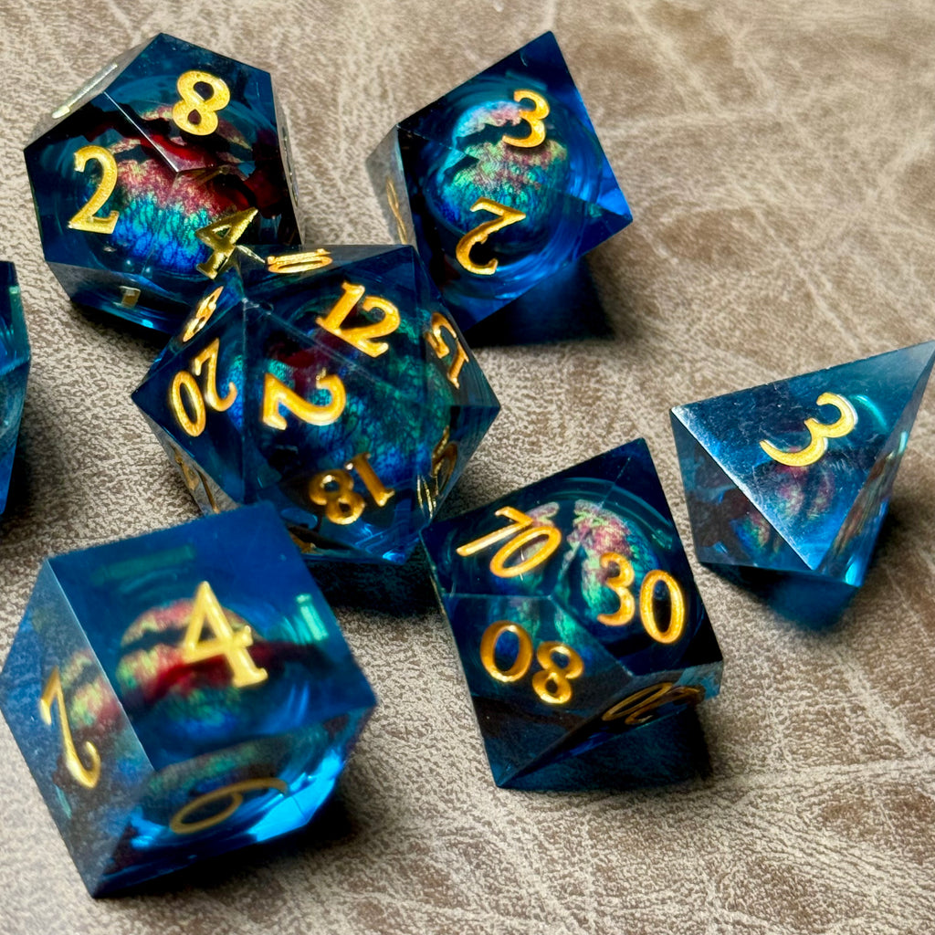 Regard du Dragon Astral – Ensemble de dés à cœur liquide