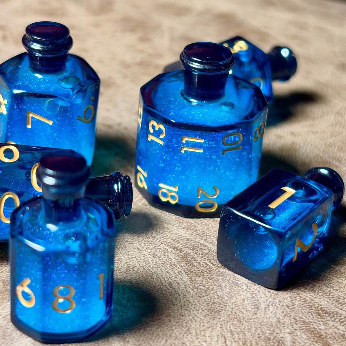 Potion de Verre des Abysses – Set de Dés à Cœur Liquide