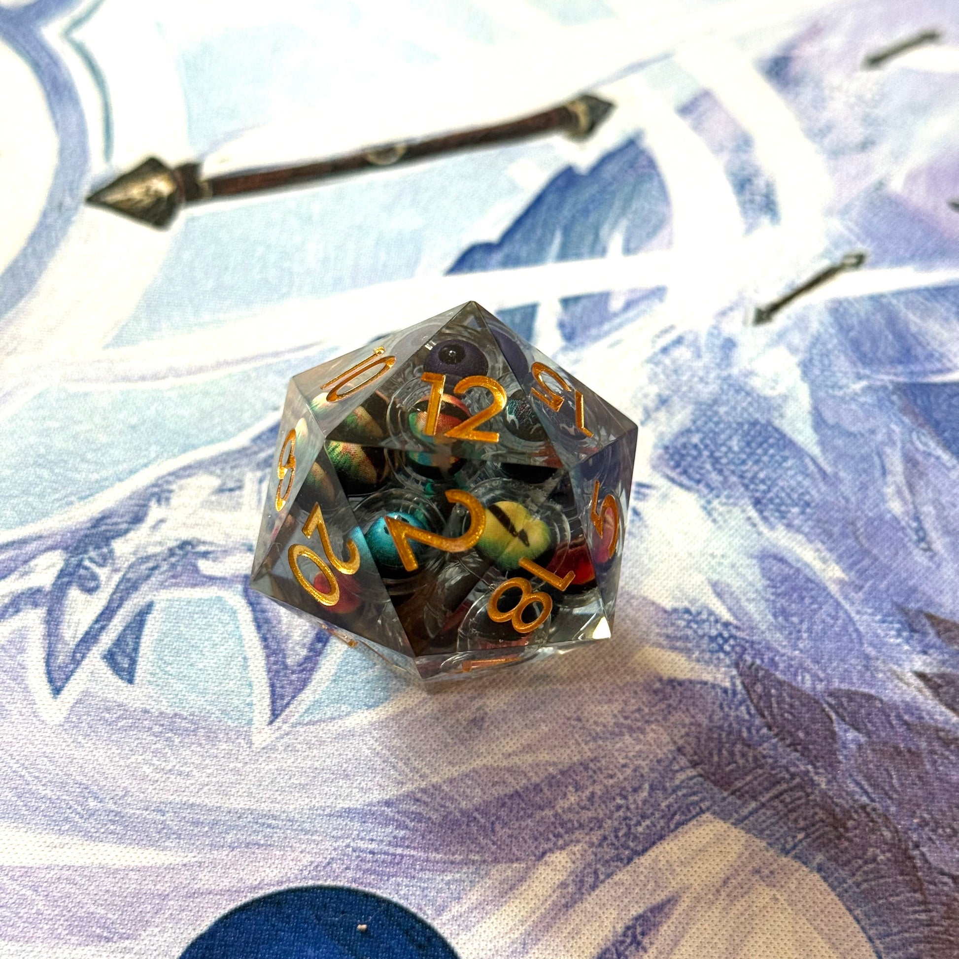 Council of Eyes Jumbo D20 (33mm)