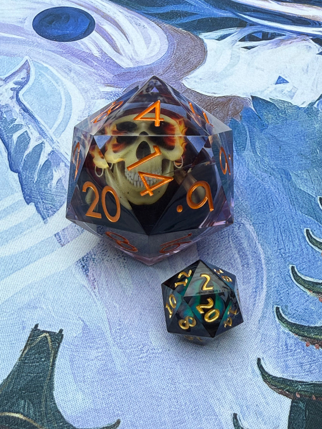 Embergrin – 50mm Liquid Core Skull D20