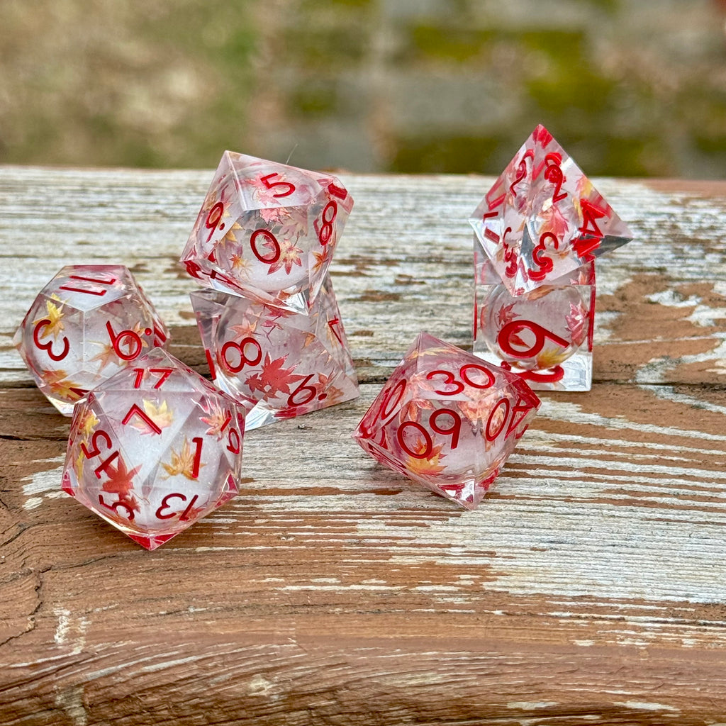 Maple Crown – Frostsilver - Liquid Core Dice Set