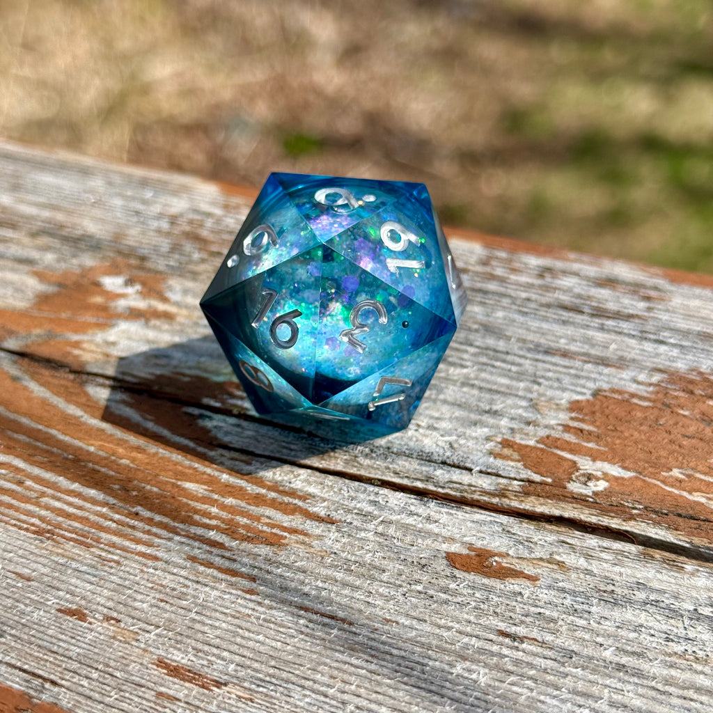 Abyssal Shimmer Colossus - Jumbo D20 (35mm)