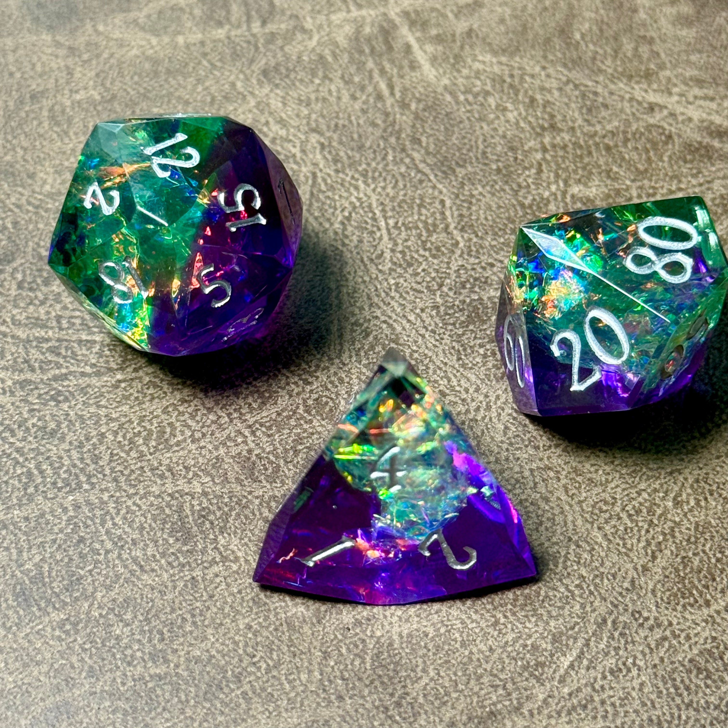 Prismflare Ametrine – Diamond-Edge Resin Dice Set