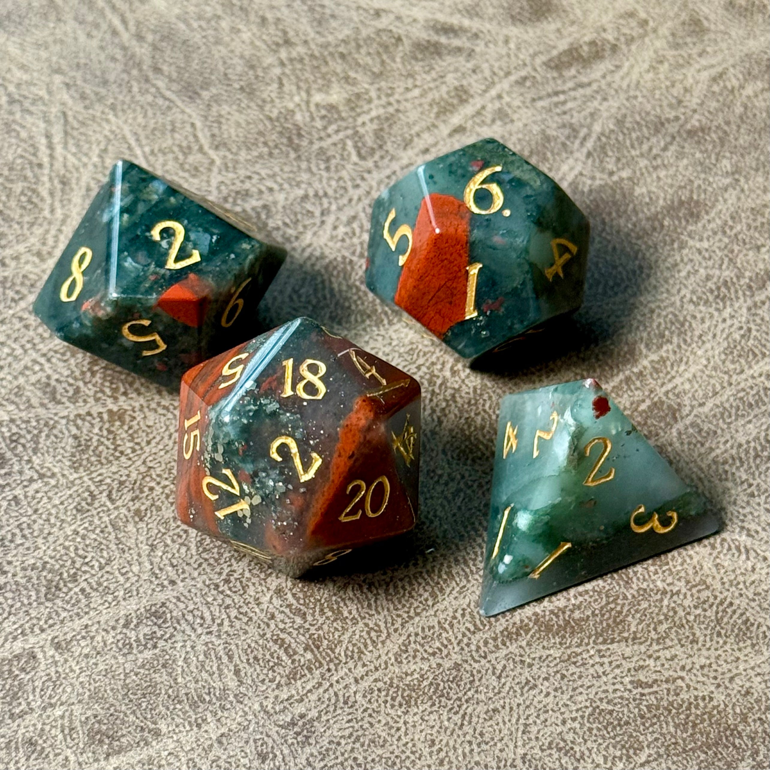 Bloodstone – Crimson Vein - Stone Dice Set
