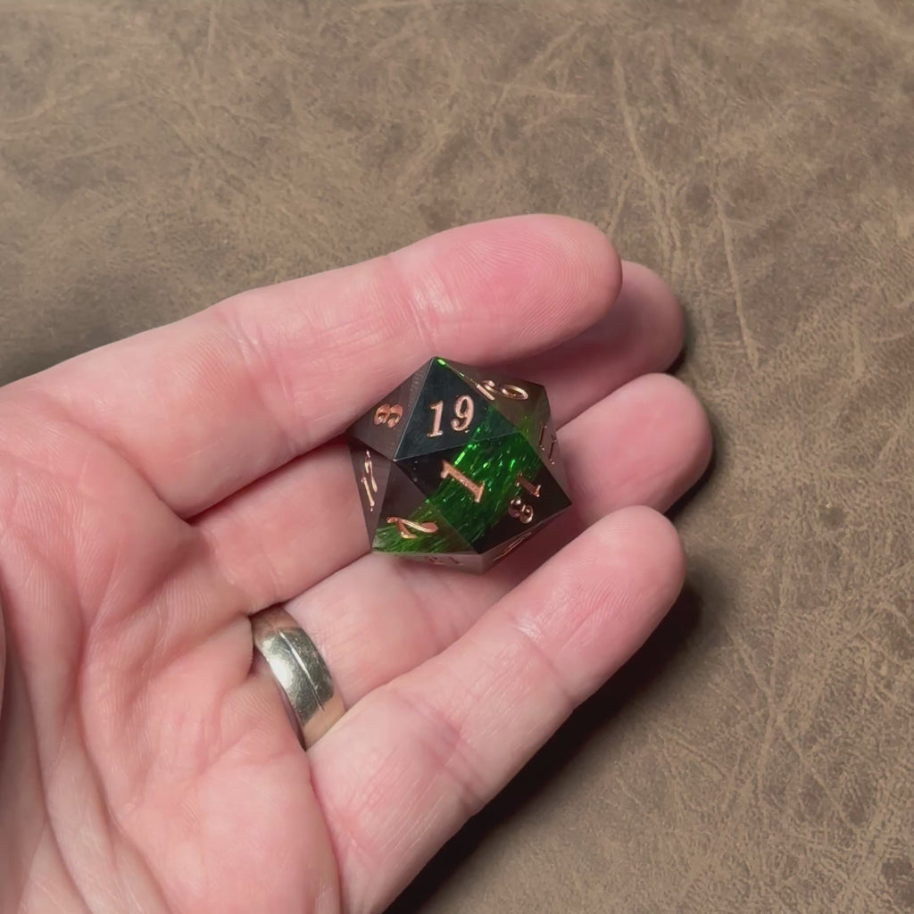 Verdant Thorn – Sharp Edge Resin Dice Set