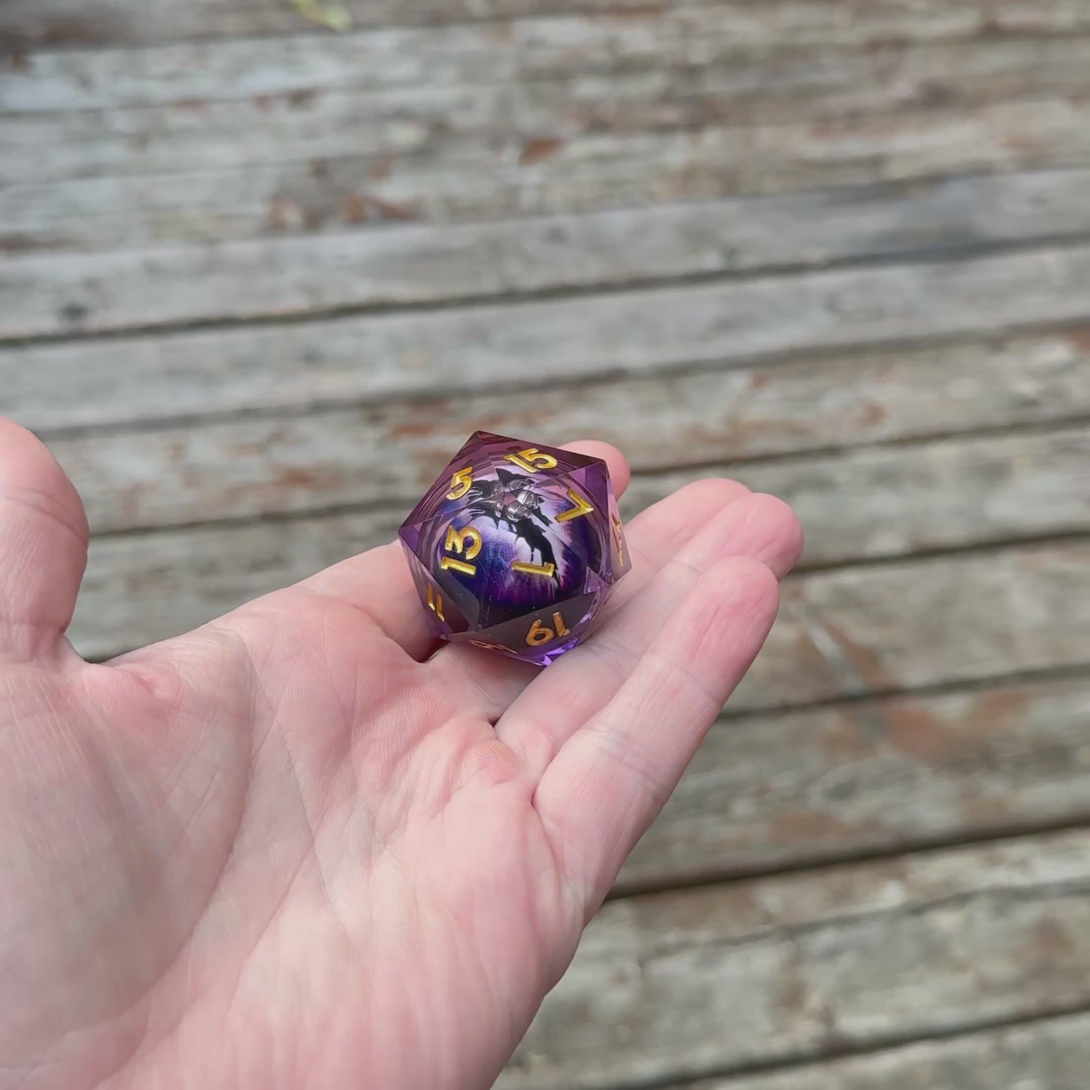 Amethyst Dragon’s Gaze Jumbo D20 (33mm)