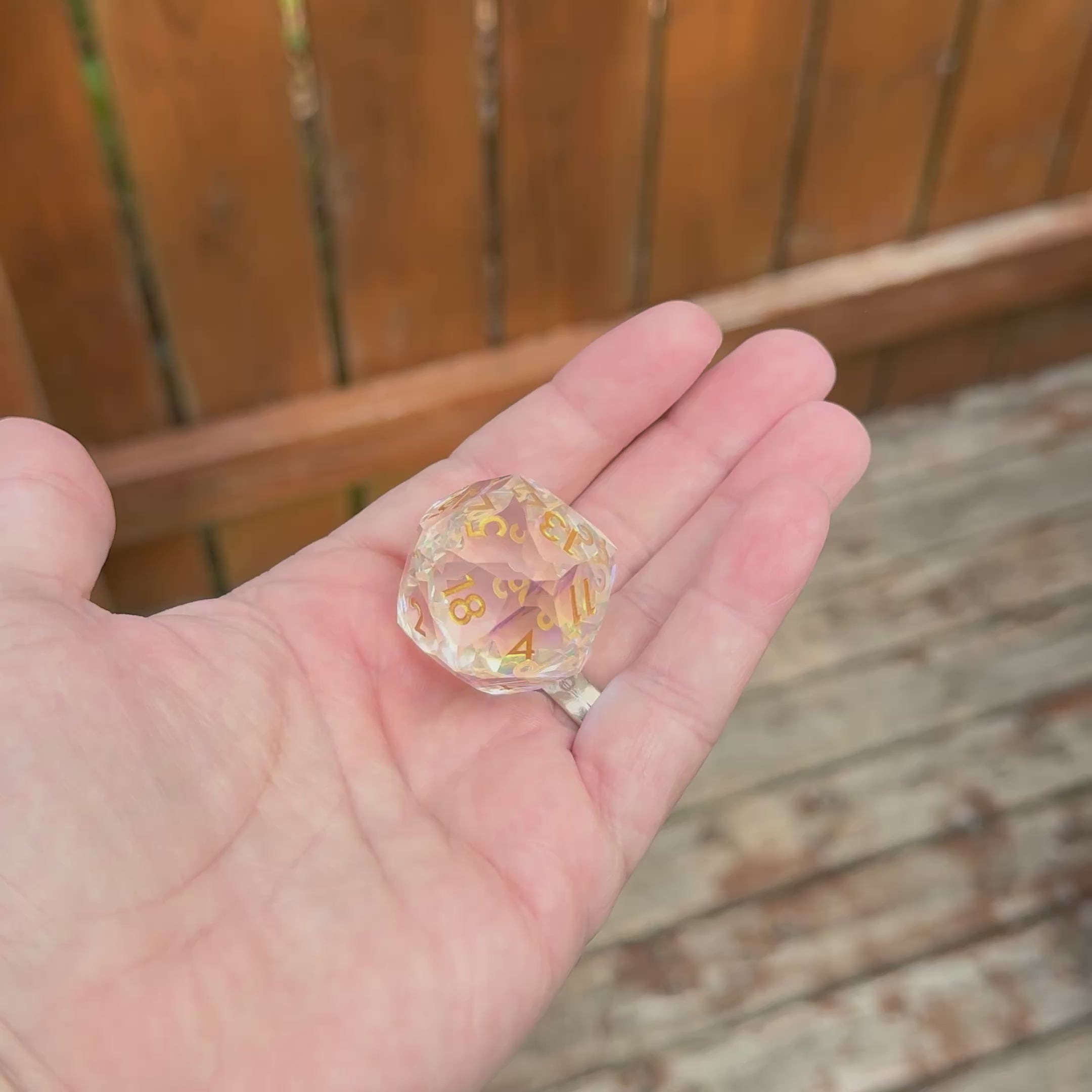 Spectrum Shards – Diamond Edge Jumbo D20 (30mm)