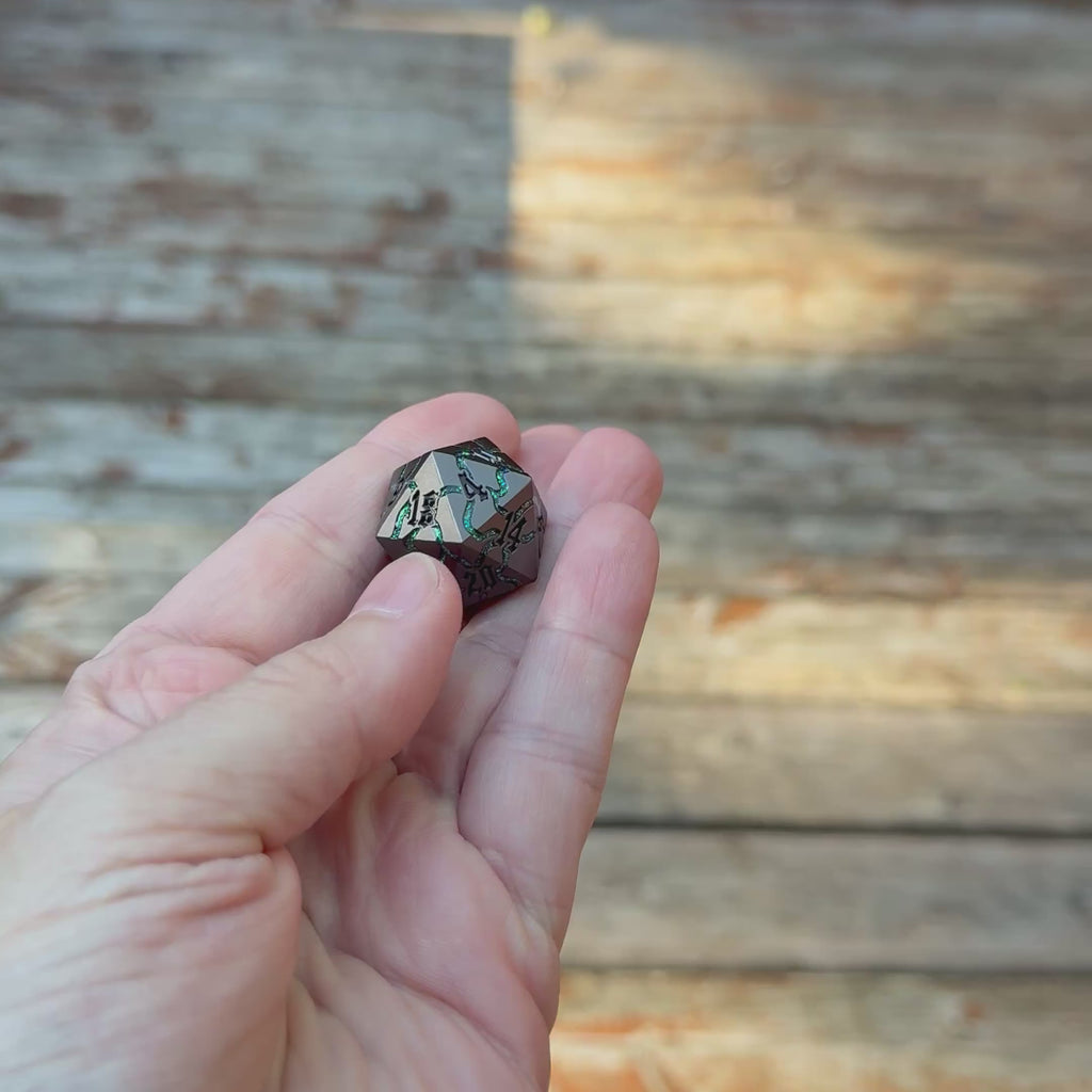 Obsidienne brisée – Ensemble de dés en métal