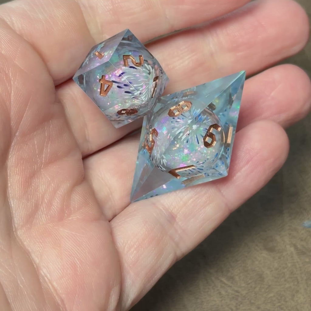 Frostbloom Orb – Crystalspire Liquid Core Dice Set