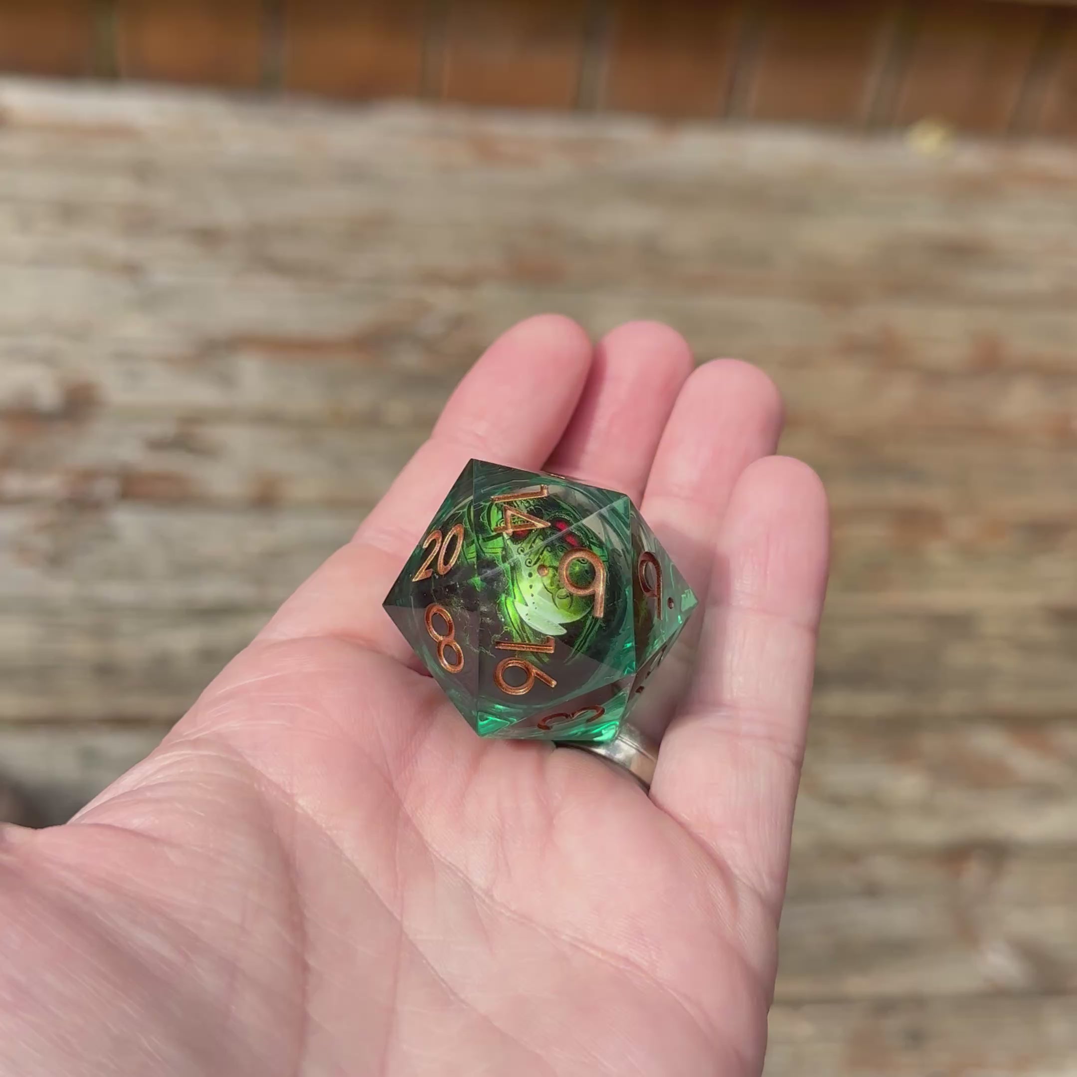 Toxic Skull Colossus - Jumbo D20 (33mm)