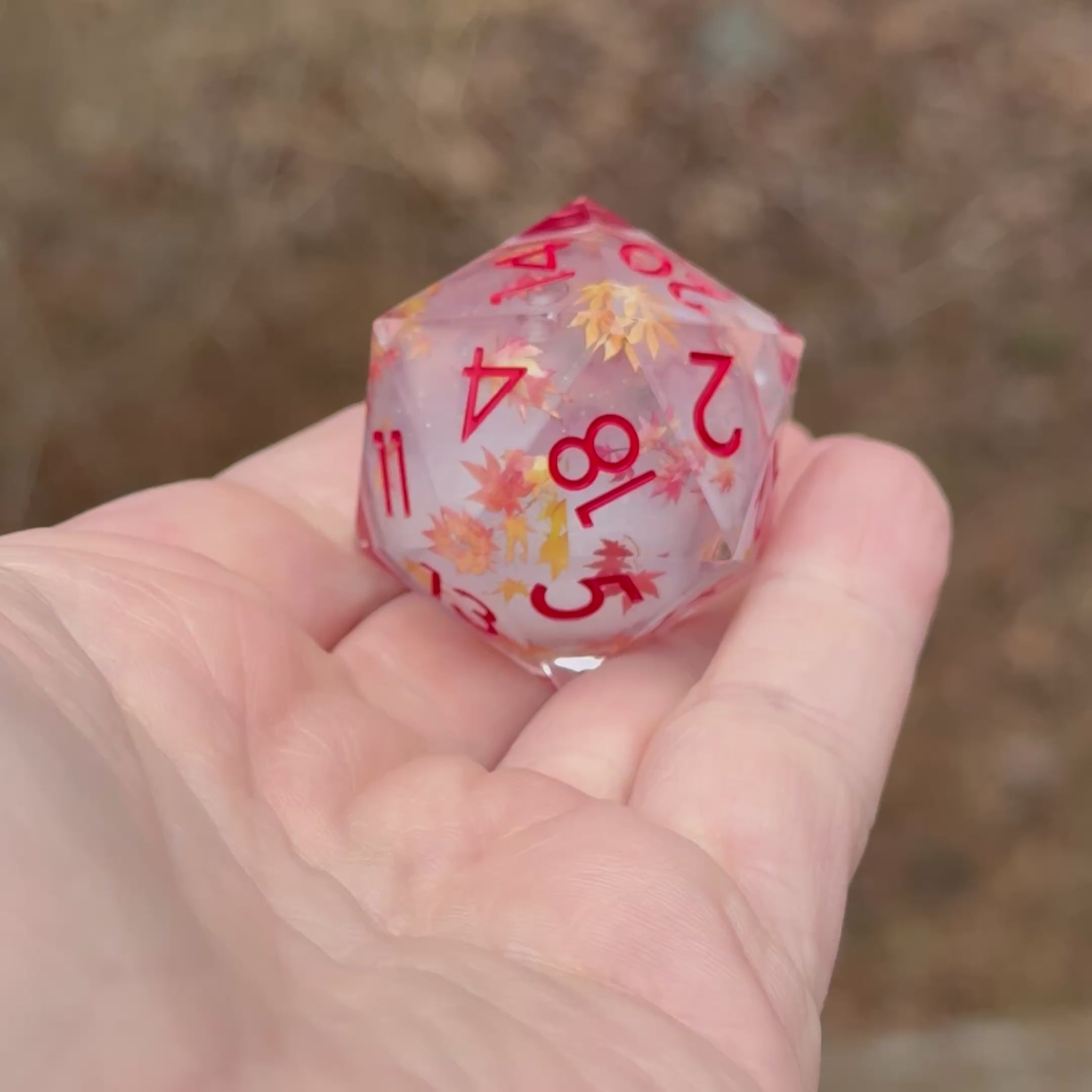 Maple Crown – Frostsilver – Jumbo D20 (33mm)