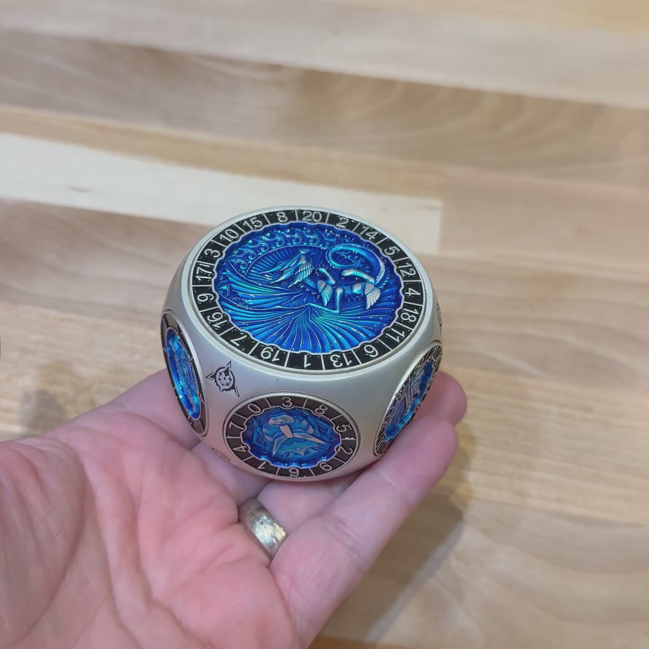 Frostbound Titan – Forged Spinner Dice (8-in-1 Dual D20)