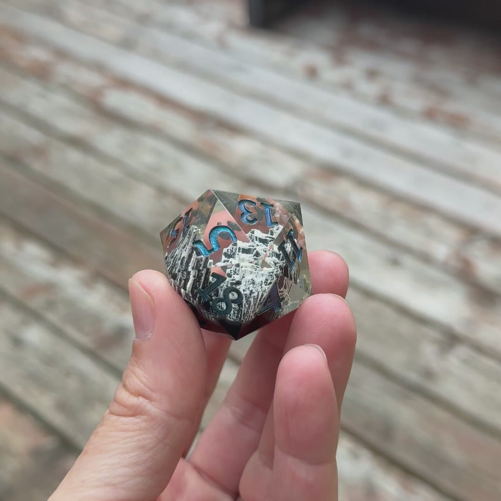 Frostspire - D20 géant (33 mm)