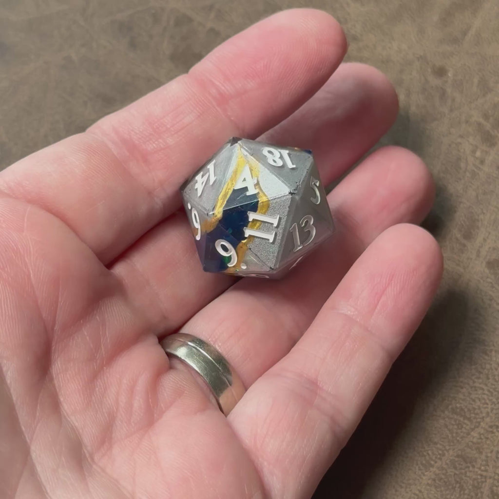 Jeu de dés en résine – Faille de saphir, arêtes vives