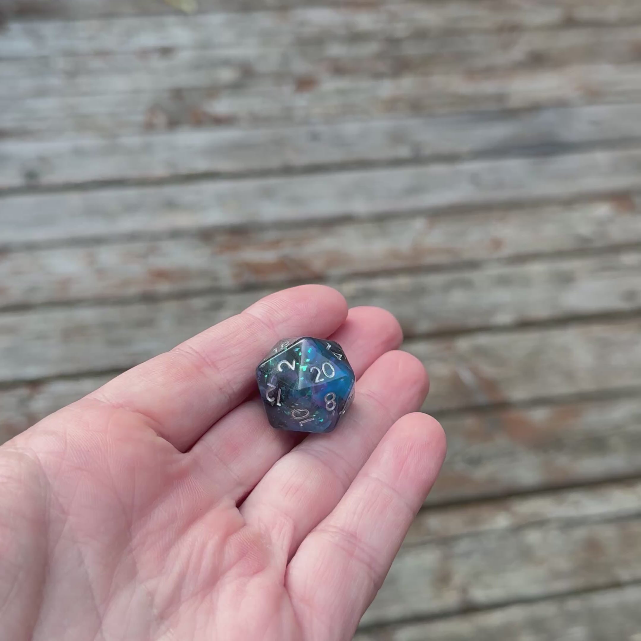 Nebula Frost – 35g Premium Resin Dice Set