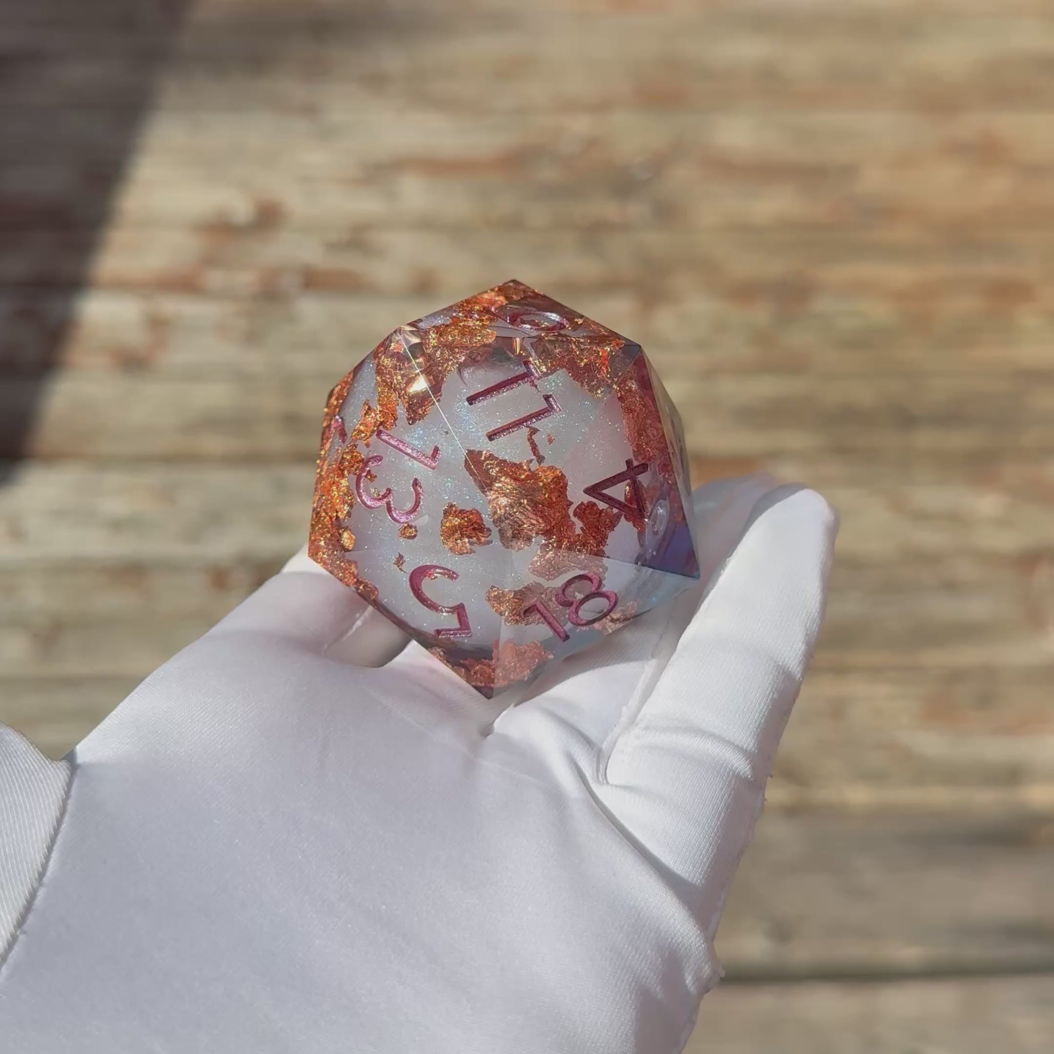 Ember Frost Colossus – Jumbo D20 (33mm & 50mm)